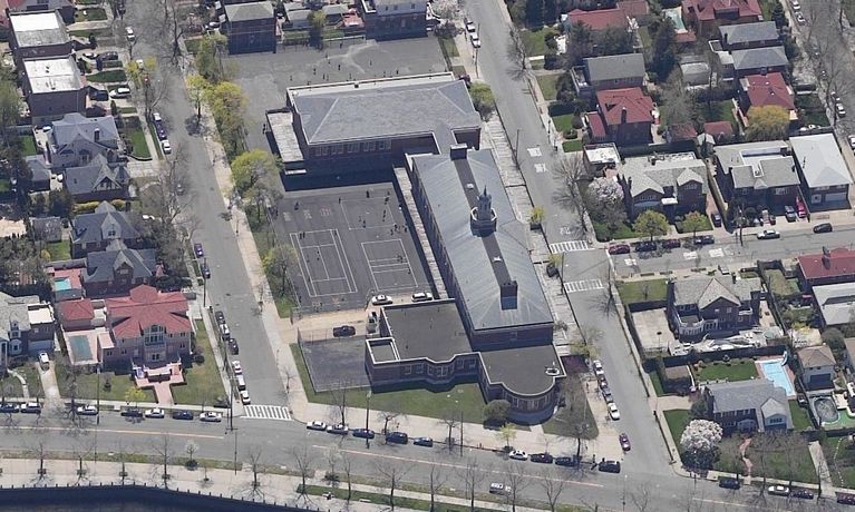 Manhattan Beach School: Manhattan Beach School -  131 Irwin St  - hampton av